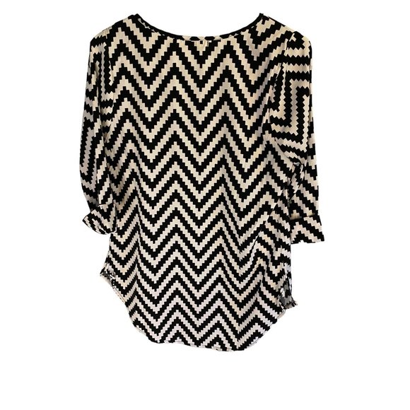 Liberty Love Black White Chevron Blouse Women's XS - Picture 2 of 7